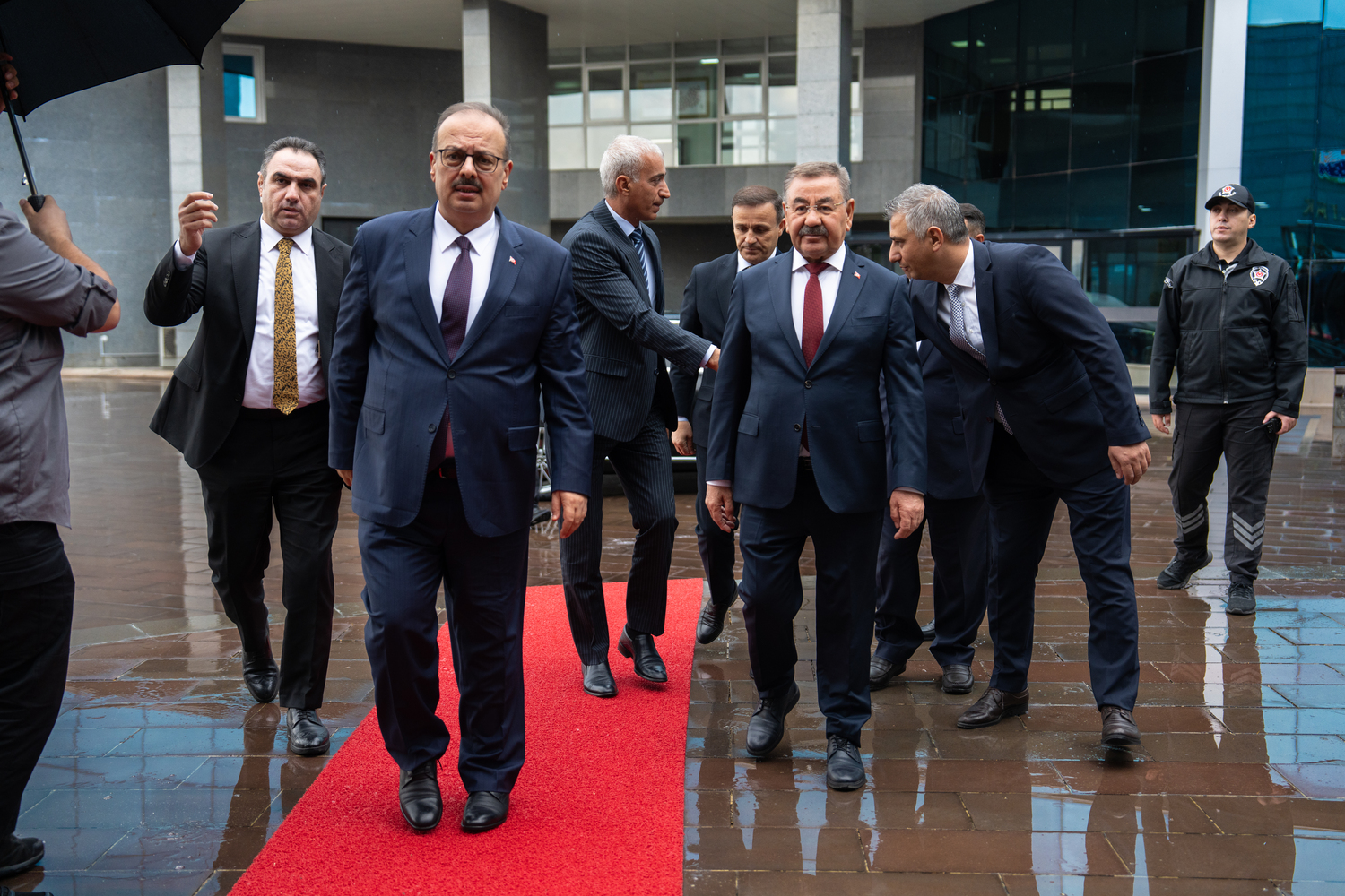 VALİ CANBOLAT’TAN GÖLBAŞI BELEDİYESİNE ZİYARET